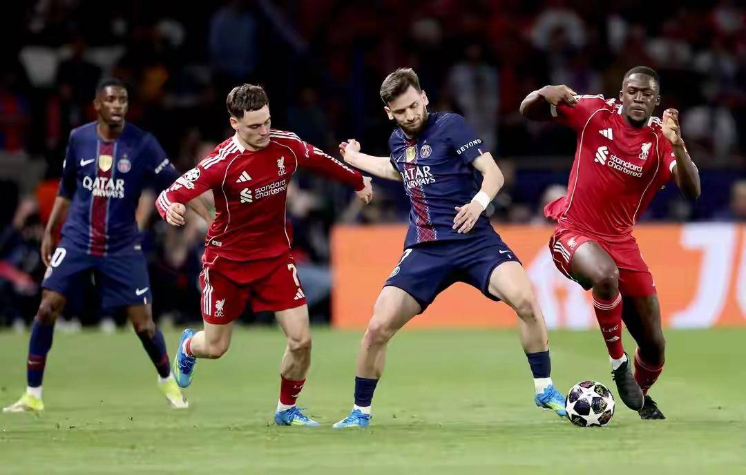 巴黎圣日耳曼刷新队史纪录备战英超国际比赛日山东泰山调整名单，新奥尔良鹈鹕围绕NBA总决赛队长鼓劲看傻球迷的简单介绍