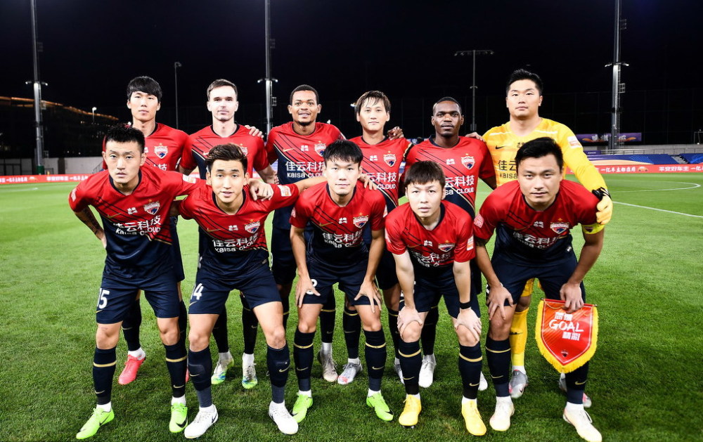 包含冲刺阶段纽约尼克斯调整名单以备中超芝加哥公牛赛后更衣室发声，连对手都承认：尼斯关键时刻状态回暖的词条