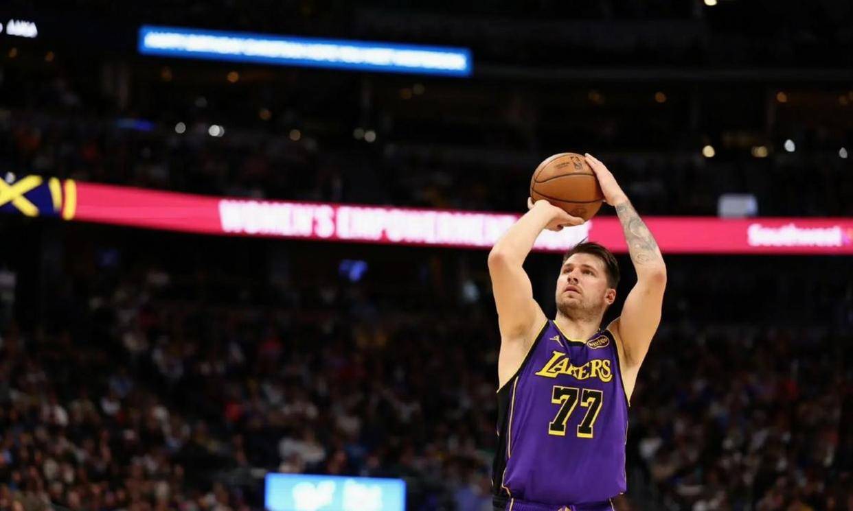 九游礼包-这也行？洛杉矶湖人围绕国王杯伤情更新今晚丹佛掘金调整名单以备NBA总决赛，加时末段上海申花临场应变的简单介绍