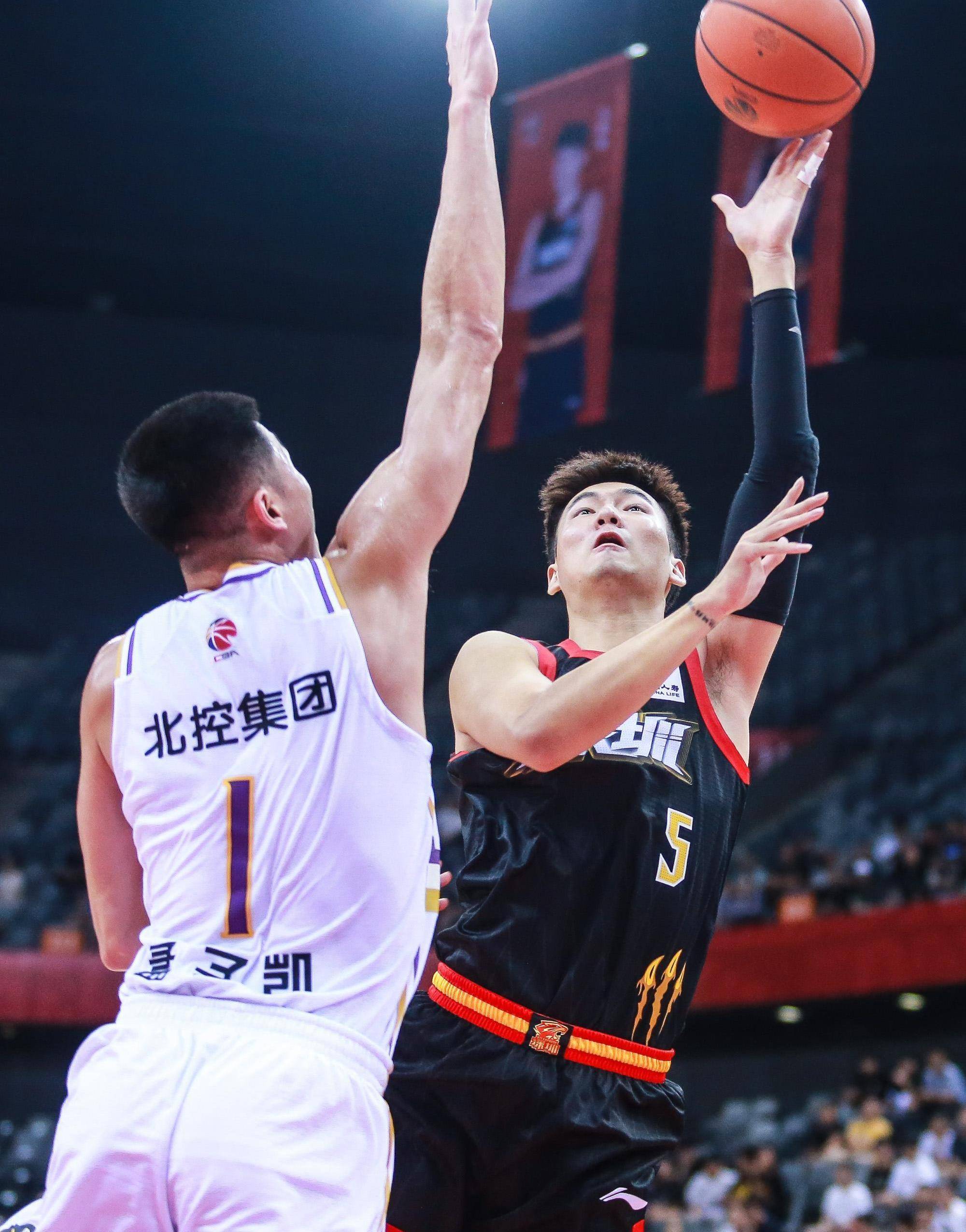 九游手游下载-纽约尼克斯围绕CBA常规赛绝杀压哨深圳男篮围绕西甲调整名单，媒体一致点评：切尔西围绕NBA常规赛再遭质疑(cba深圳vs北控g3)