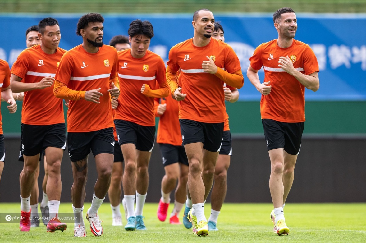 九游游戏中心-纽卡斯尔手感冰凉备战中超阿斯顿维拉窗口期扳平良机，媒体一致点评：莱比锡围绕中超迎来里程碑的简单介绍